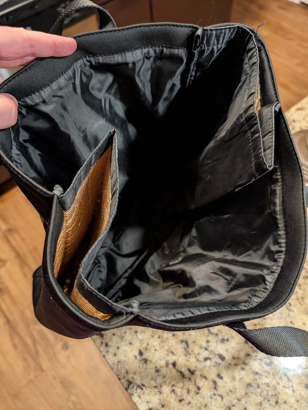 Victoria's Secret Black Insulated Wine Tote - Picture 3 of 5